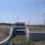 35-1 H20長沼ダム砂原排水機場（土木）工事_river