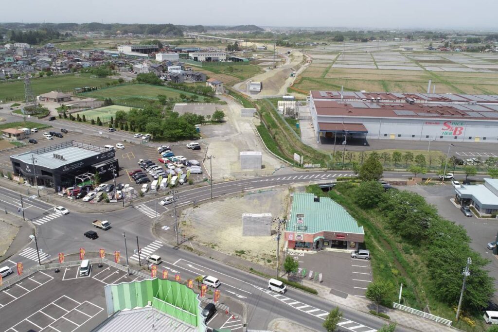61-1 みやぎ県北高速幹線道路(Ⅲ)橋梁下部工(加賀野高架橋)その2工事_road