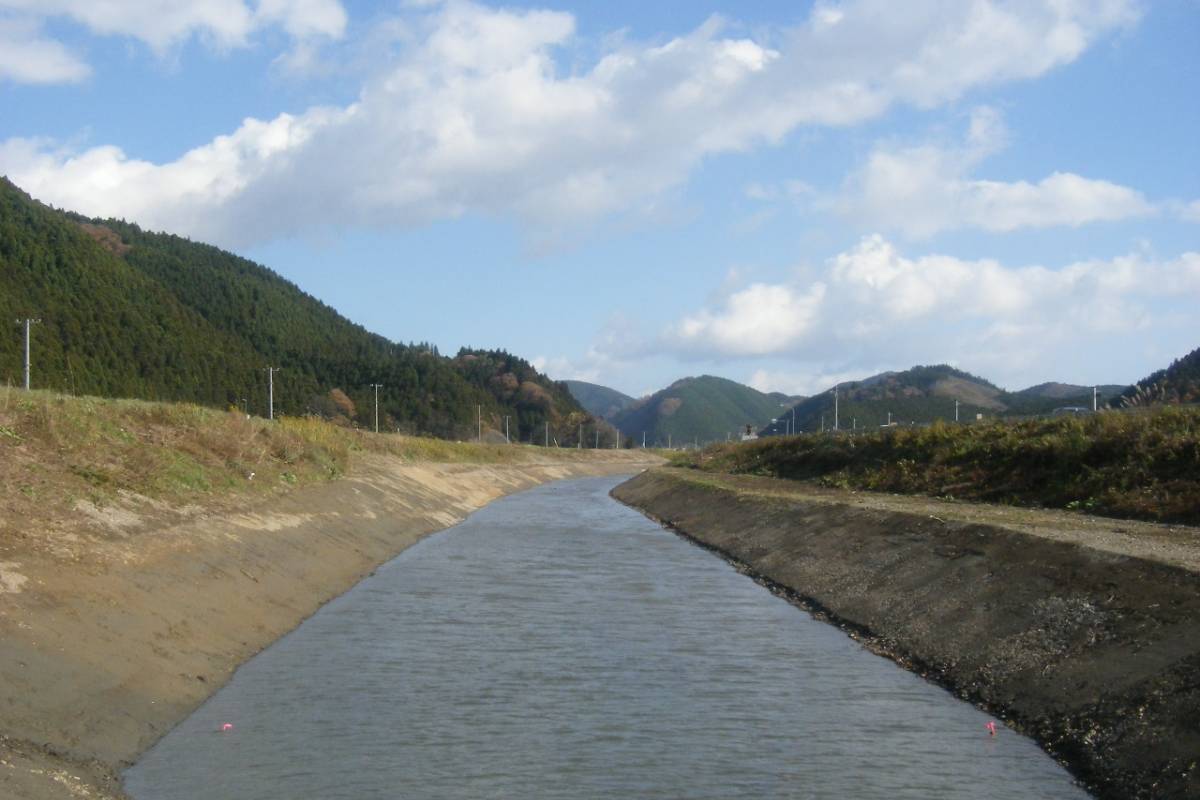 42-1 H22南沢川掘削築堤工事(その2)_river