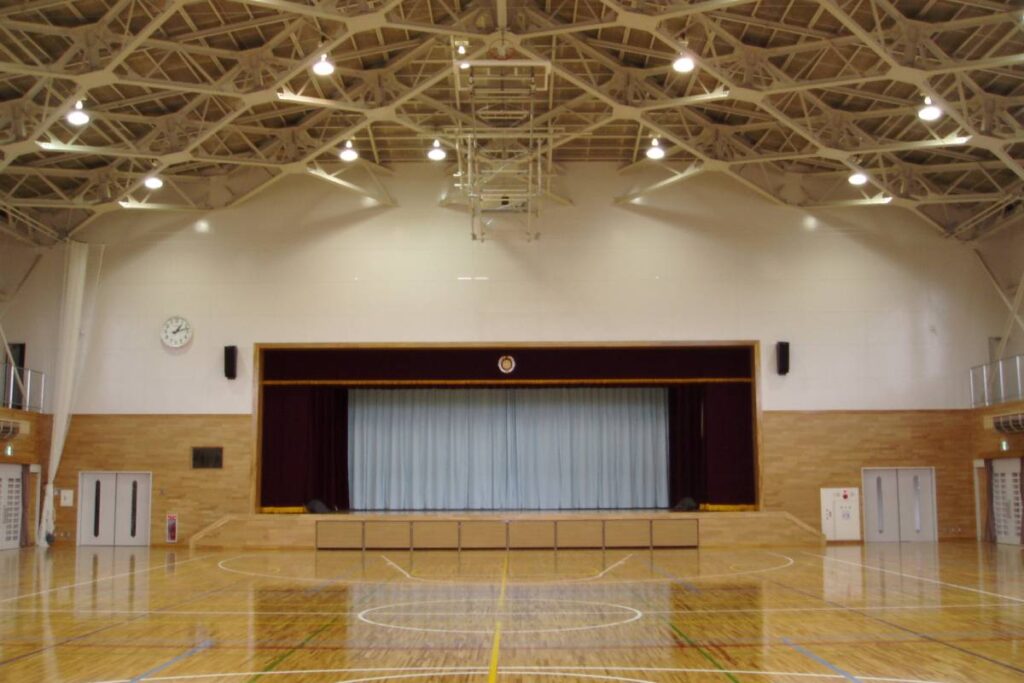 19 H15石越小学校屋内運動場新増改築工事_building