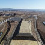 61-2 みやぎ県北高速幹線道路(Ⅲ)橋梁下部工(加賀野高架橋)その2工事_road